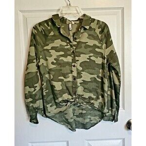 So Long Sleeve Button Down NWT Camo Shirt Wear 2 Ways Tied Or Straight XL 14 16